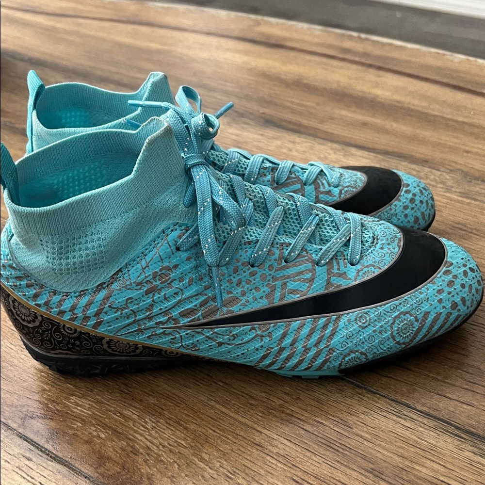Nike Turquoise/Black Patterned Soccer Cleats